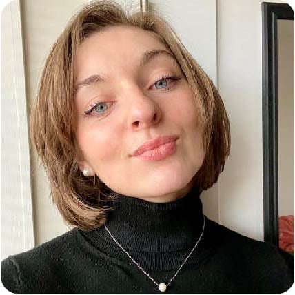  Headshot of Gretchen Weaver