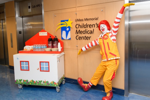 06 - UMassRonald-087.jpg