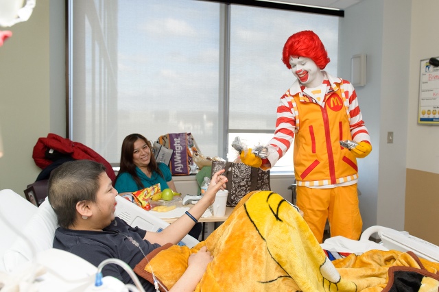 14 - UMassRonald-043.jpg